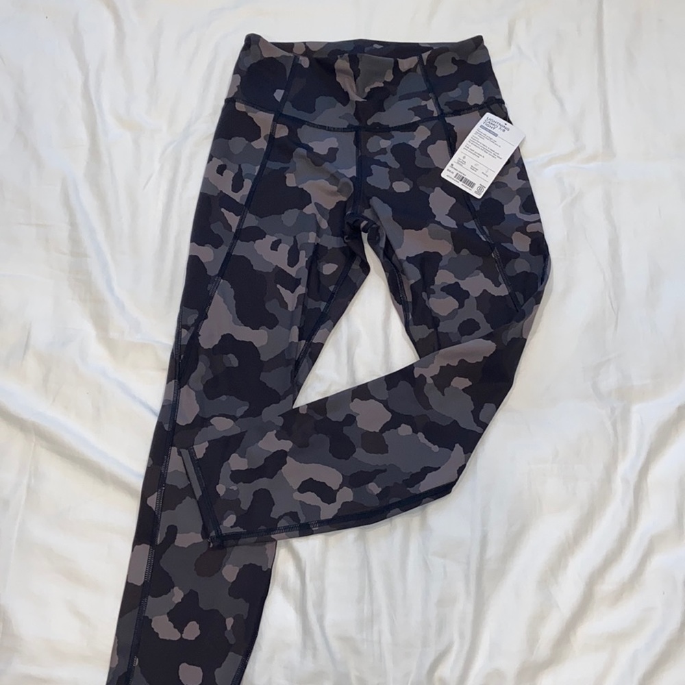 Athleta Lightning Camo 7/8 Tight NWT